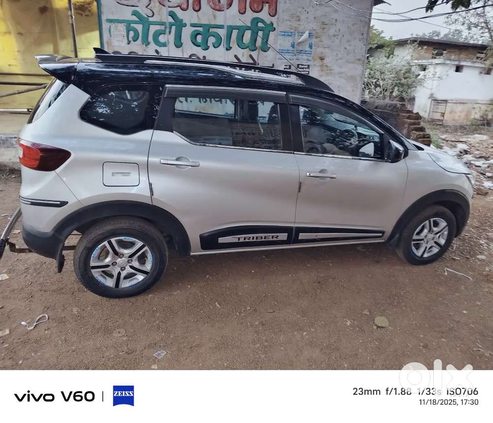 चारों टायर न्यू है बैटरी भी न्यू Led हैडलाइट ब्रांडेड