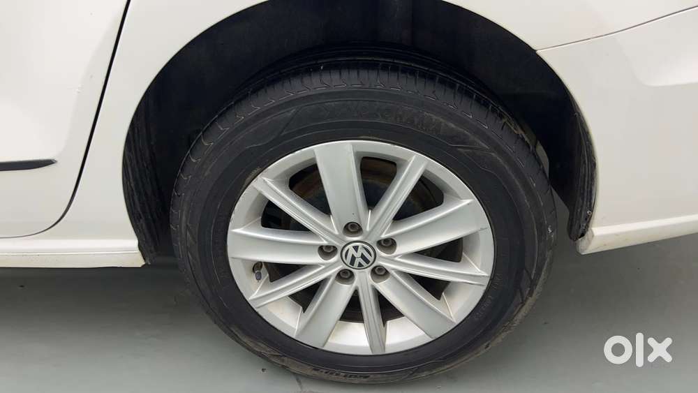 Volkswagen Vento Petrol Highline, 2015, Petrol