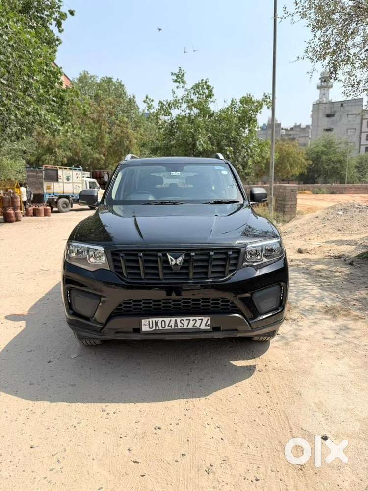 Scorpio N Z2 Petrol Black Colour