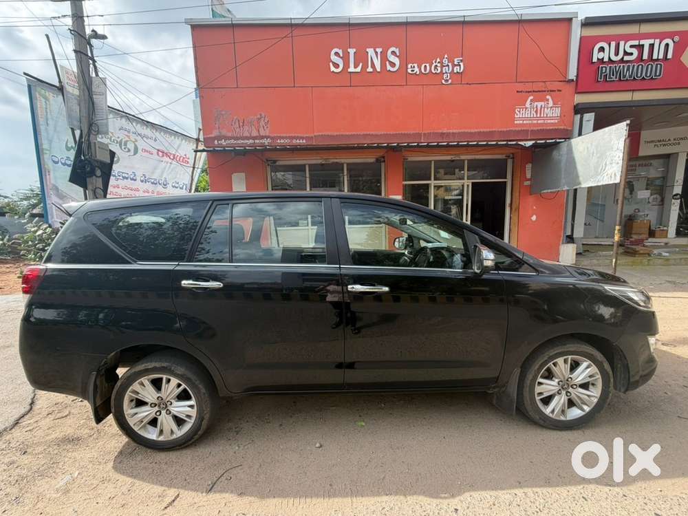 Toyota Innova Crysta 2016