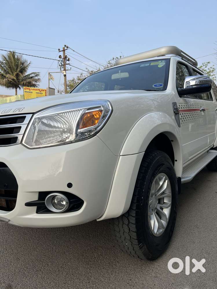 Ford Endeavour 3.2 Titanium At 4x4, 2014, Diesel