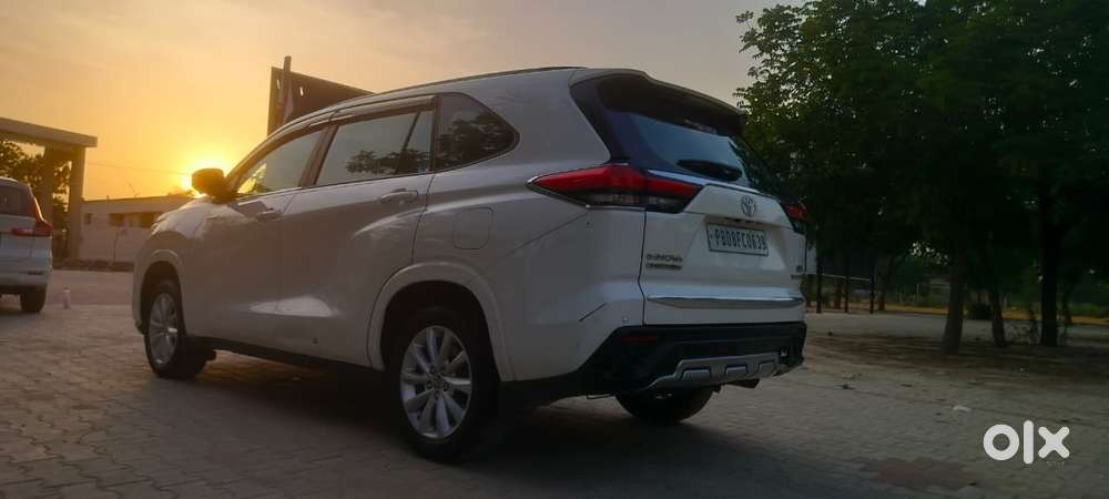 Toyota Innova Hycross 2.0 Vx Hybrid 7 Str, 2023