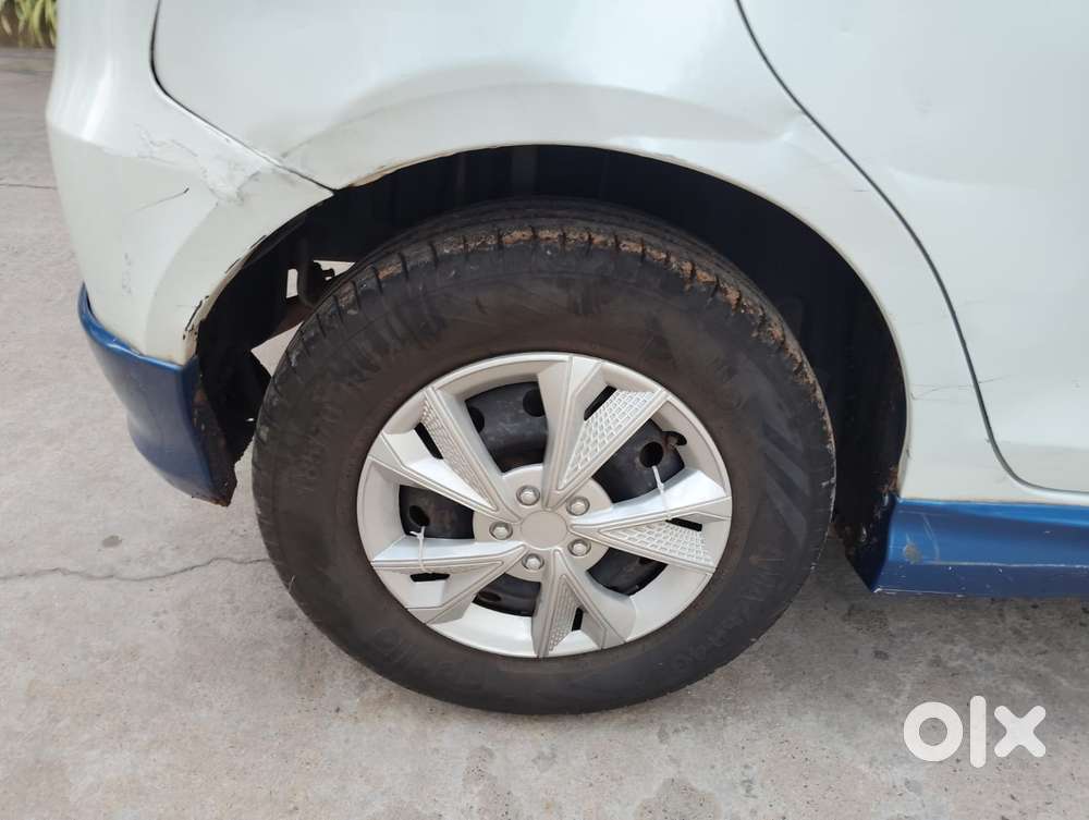 Maruti Suzuki Swift Vxi Optional, 2015, Petrol