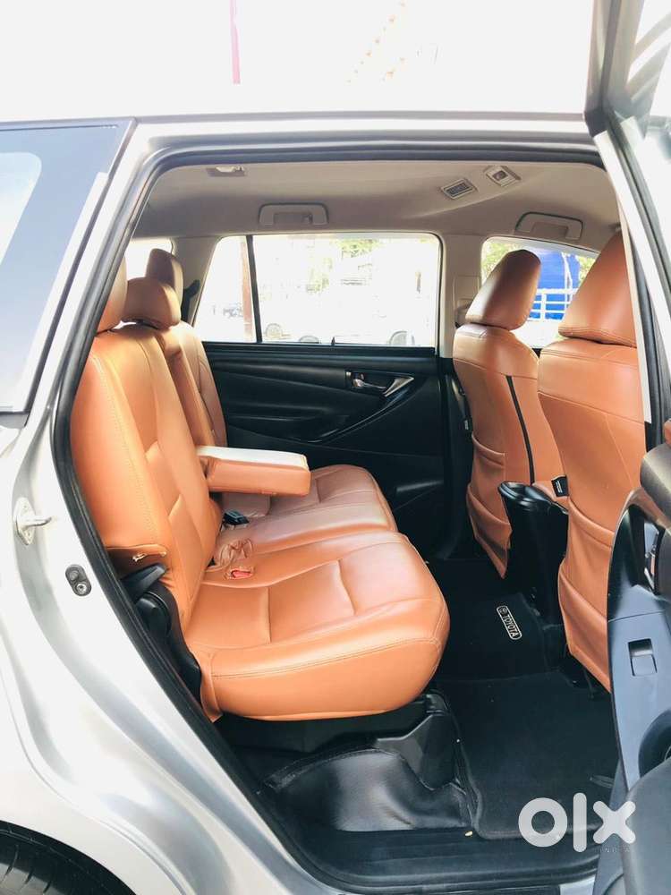 Toyota Innova Crysta 2.8 Gx At 8 Seater, 2017, Diesel