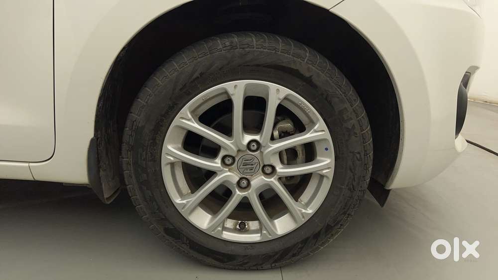 Maruti Suzuki Swift 1.3 Zxi, 2023, Petrol