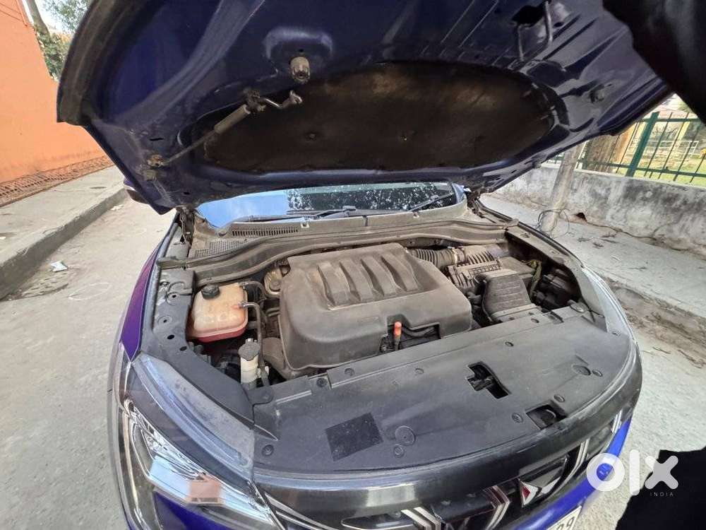 Mahindra Xuv700 2.0 Ax 7 Petrol At Str, 2021, Petrol