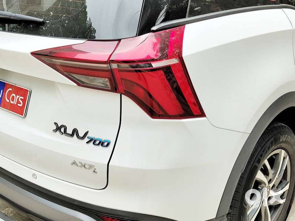 Mahindra Xuv700 2.0 Ax 5 Petrol Mt 7 Str, 2023, Petrol