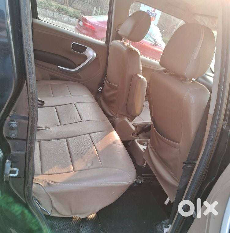 Mahindra Tuv 300 Mhawk100 T8 Amt, 2017, Diesel