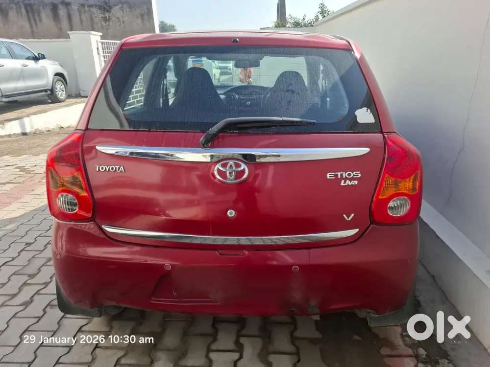 Toyota Etios Liva 2012 Petrol 106000 Km Driven