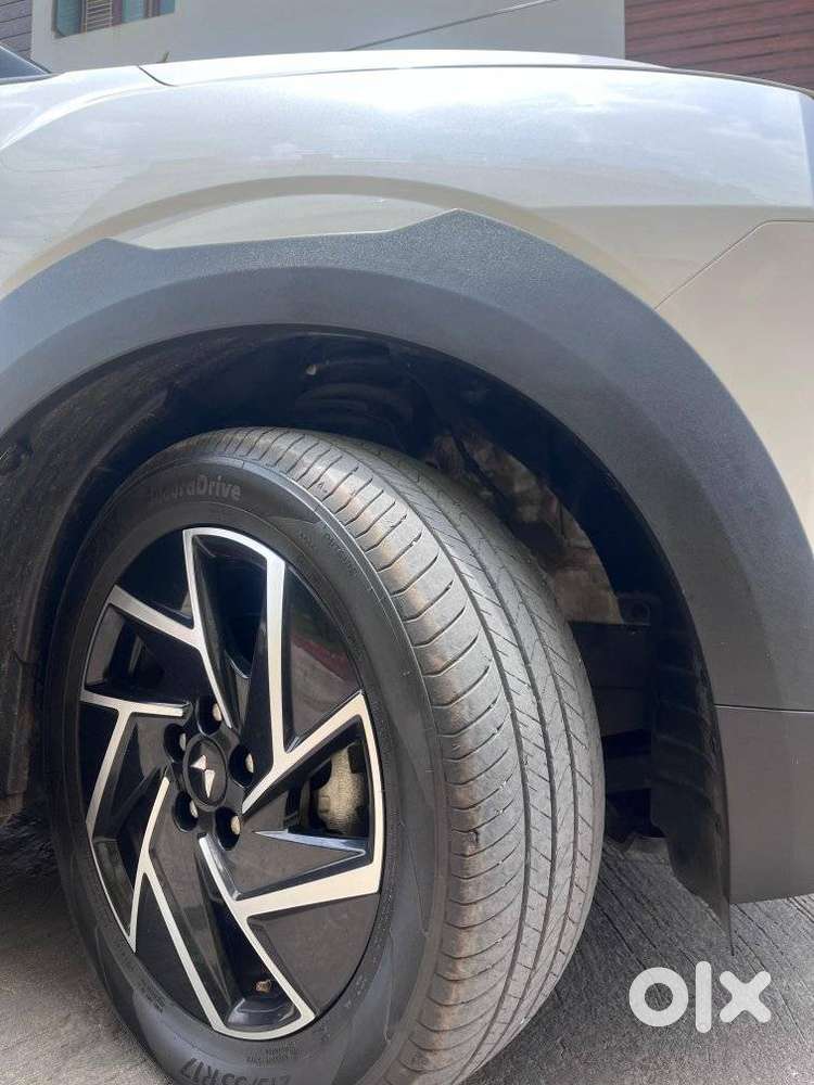 Mahindra Xuv 3xo Ax7l Petrol Mt, 2024, Petrol
