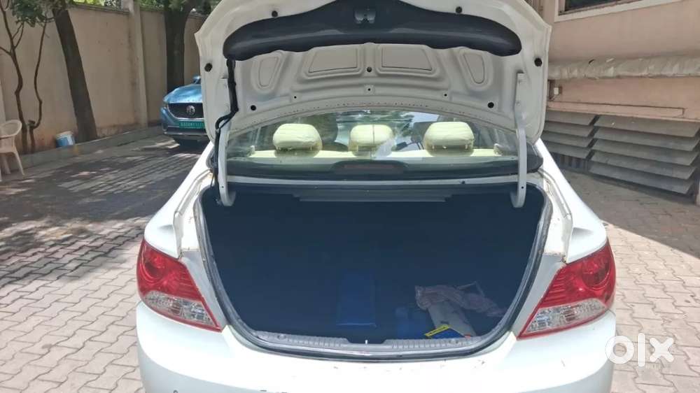 Hyundai Verna Vtvt 1.6 Sx, 2011, Petrol