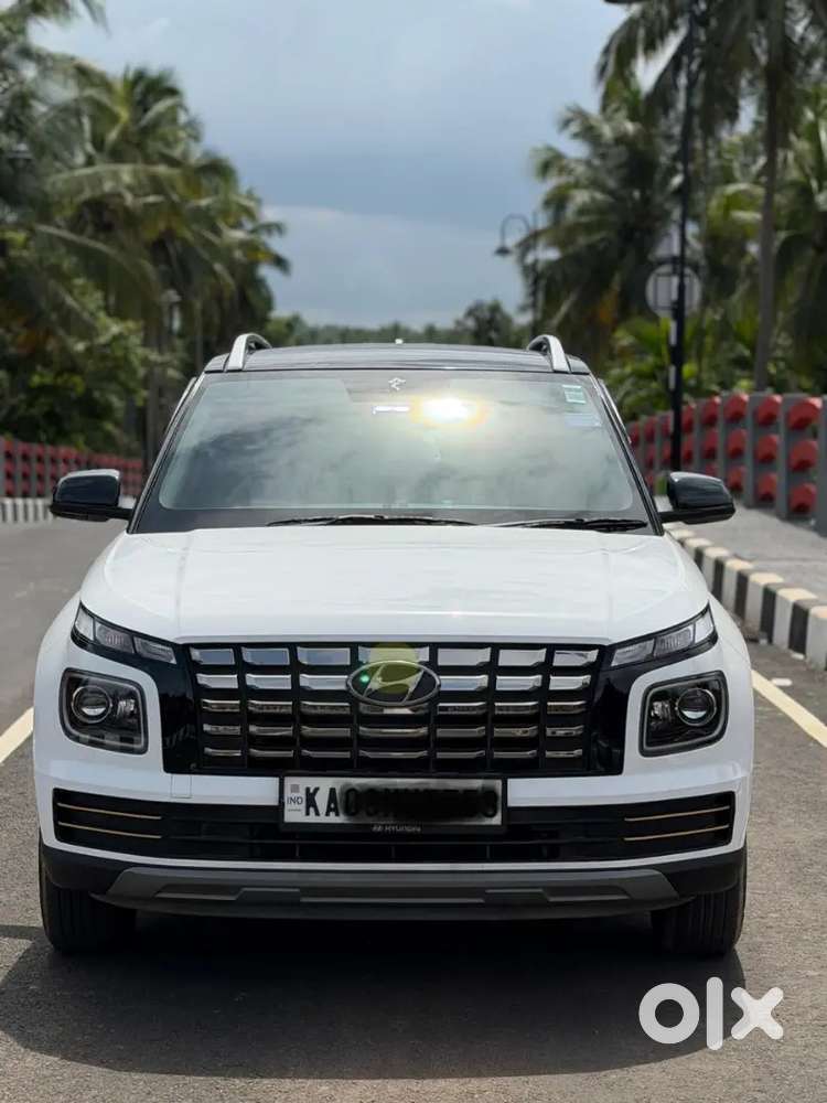 Hyundai Venue Petrol Manual 2024