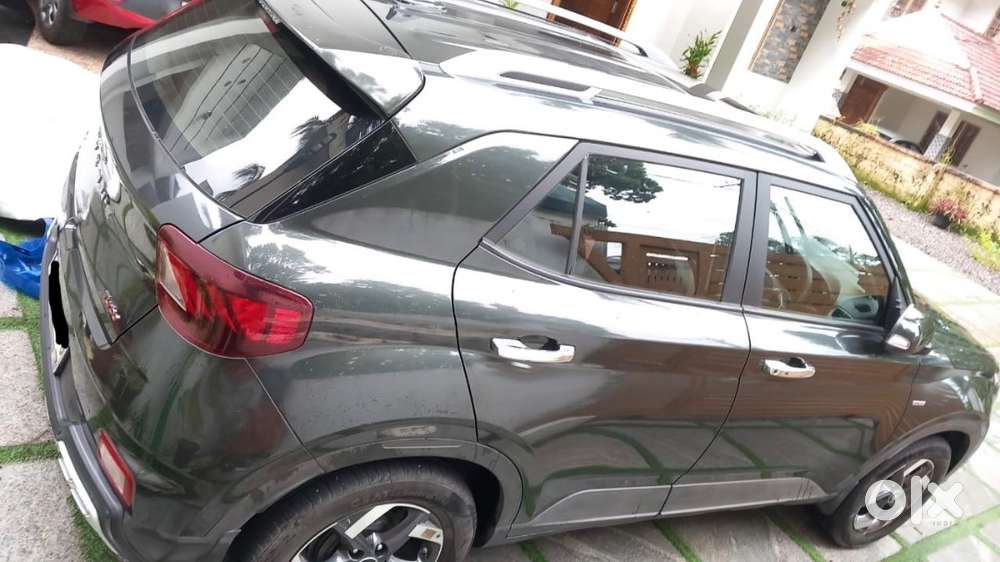 [negotiable] Hyundai Venue 2021 Petrol 22298 Km Driven