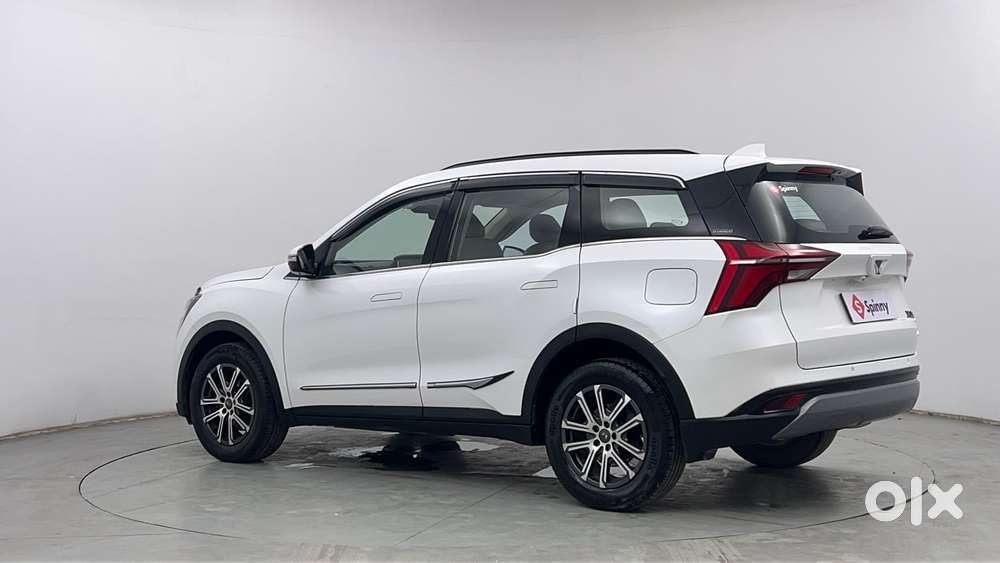 Mahindra Xuv700 2.0 Ax 7 Petrol Mt Str, 2022, Petrol