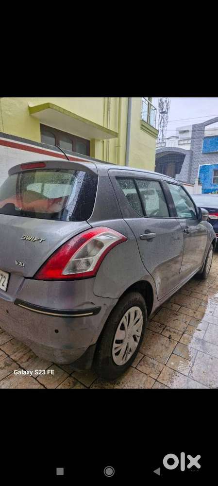 Maruti Suzuki Swift Vxi 1.2 Abs Bs-iv, 2013, Petrol