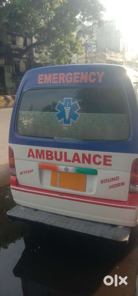 Ambulance Ecco Maruti