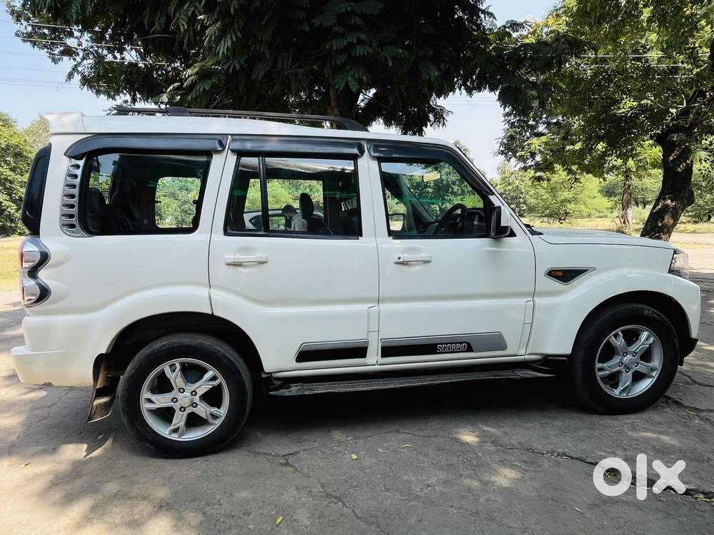 Mahindra Scorpio S8, 2015, Diesel