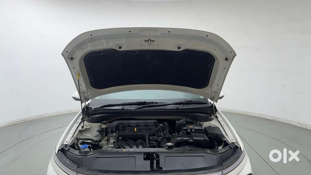 Hyundai Verna 1.5 Sx (o) Petrol Mt, 2023, Petrol