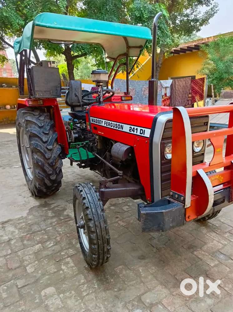 Massey Ferguson 241