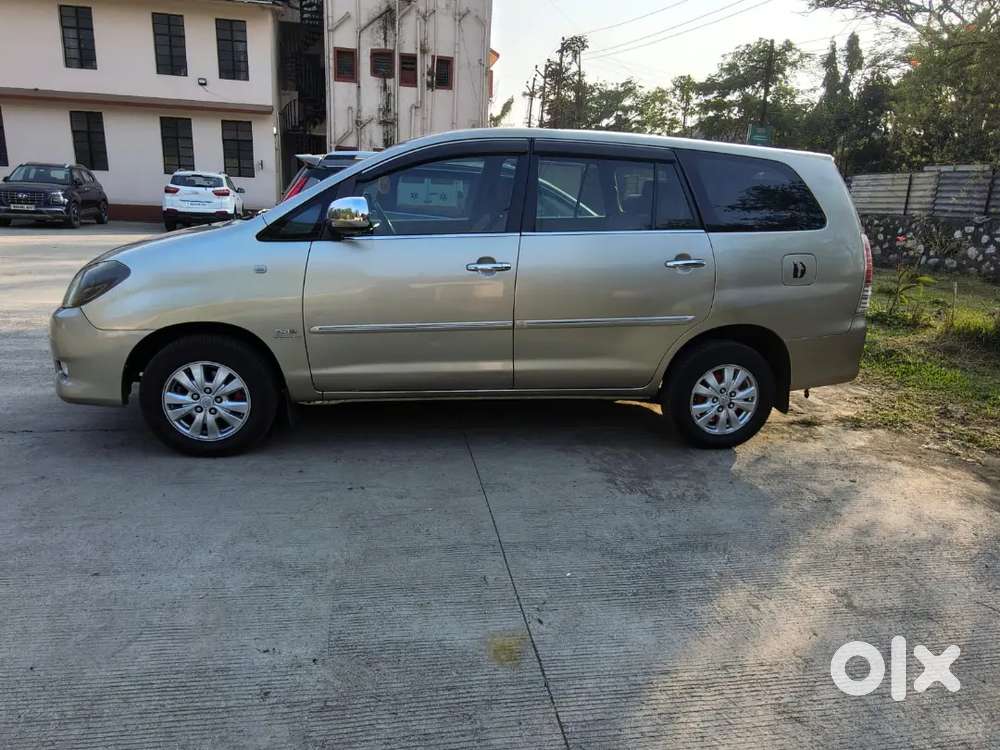 Toyota Innova 2010 December