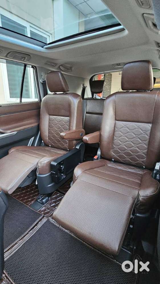Toyota Innova Hycross 2.0 Zx (o) Hybrid 7 Str, 2025, Petrol