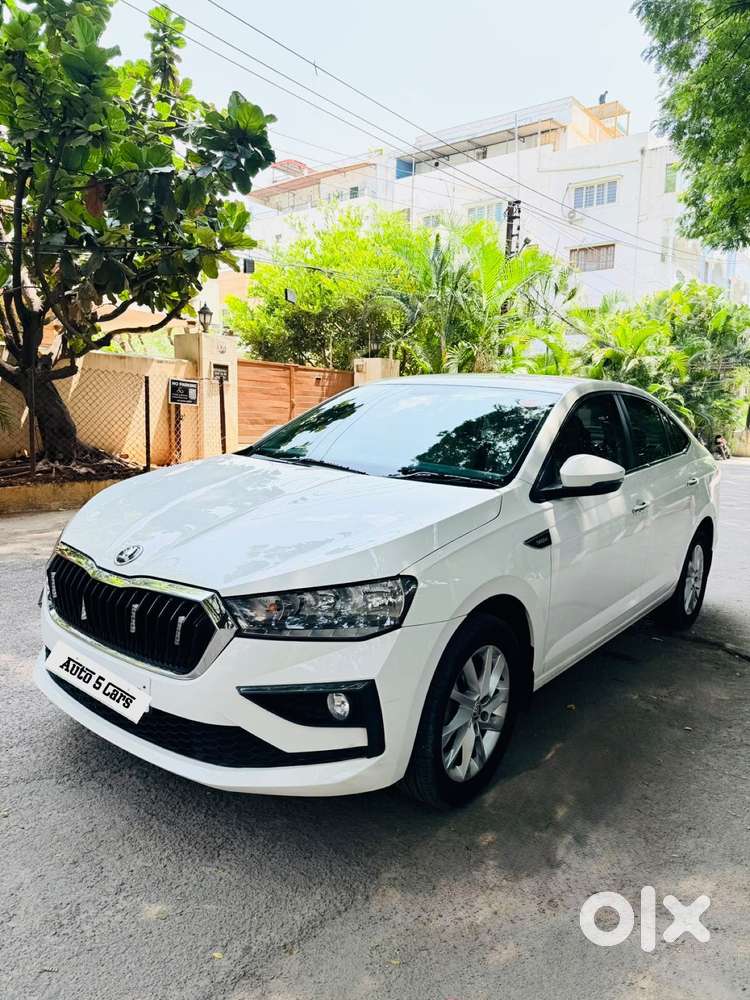Skoda Slavia Ambition 1.0l Tsi At, 2023, Petrol