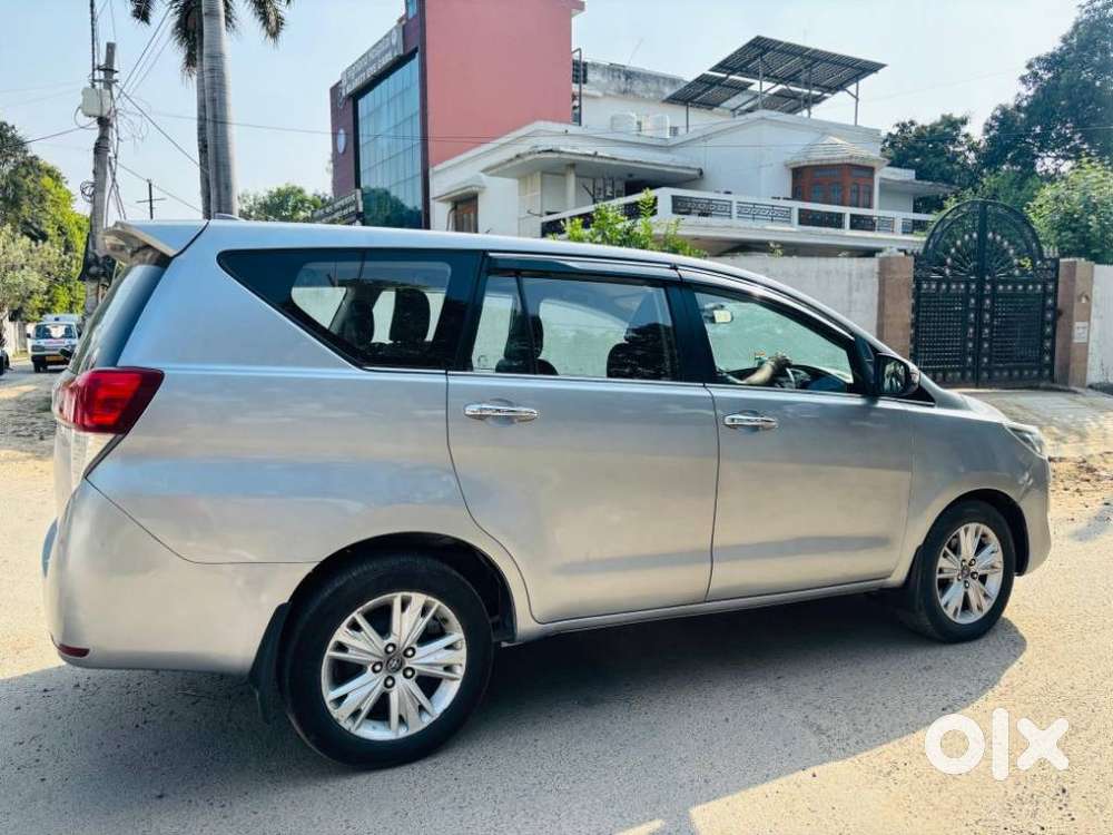 Toyota Innova Crysta 2.4 V, 2017, Diesel