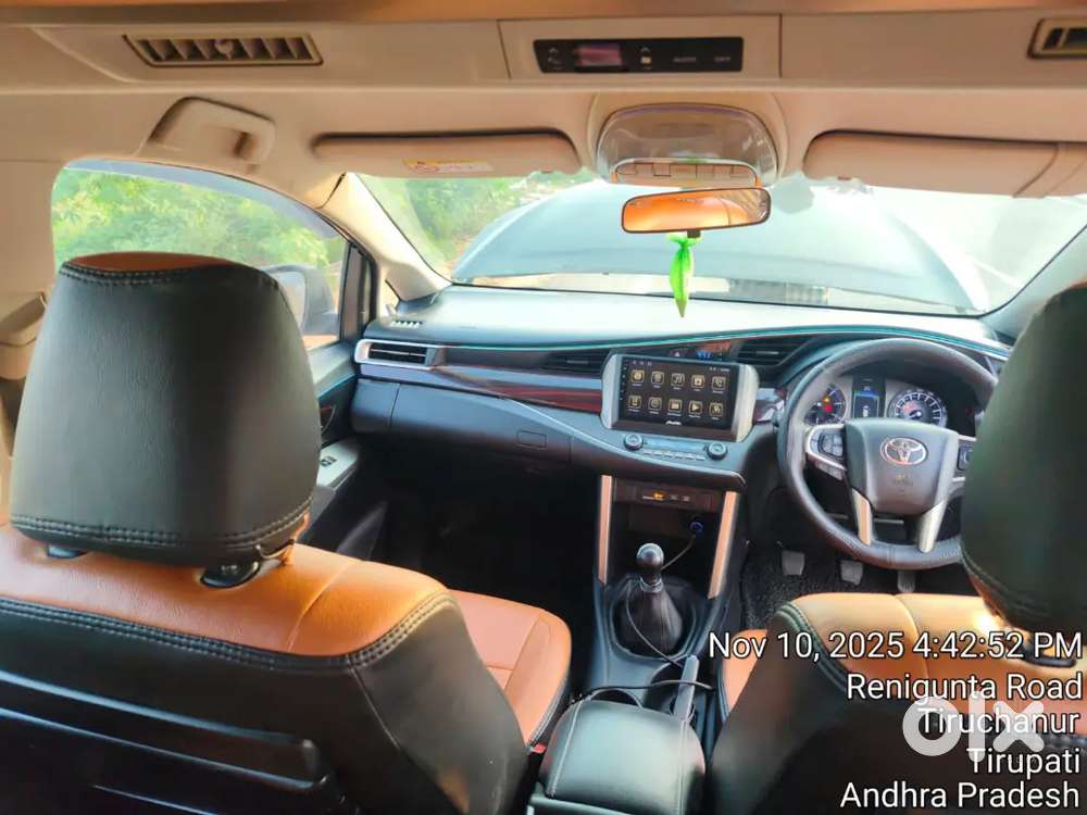 Toyota Innova Crysta 2017 Diesel 90000 Km Driven