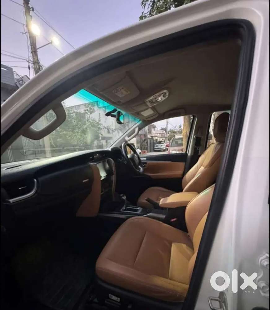 Toyota Fortuner Legender 2023
