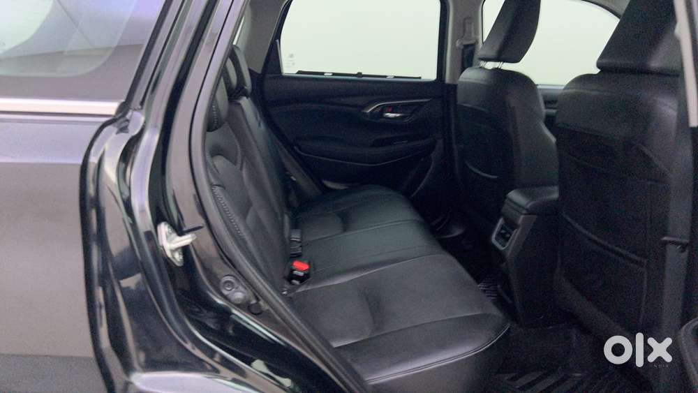 Toyota Urban Cruiser Hyryder 1.5 V Neo Drive At, 2025, Petrol