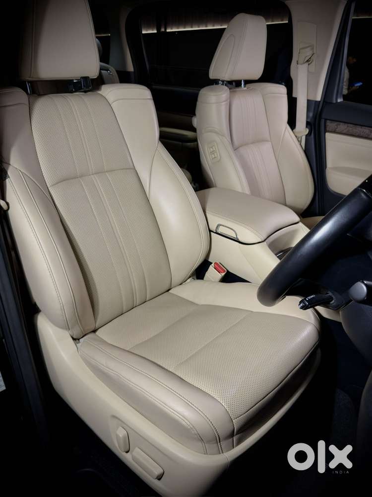 Toyota Vellfire Vip – Executive Lounge, 2023, Petrol