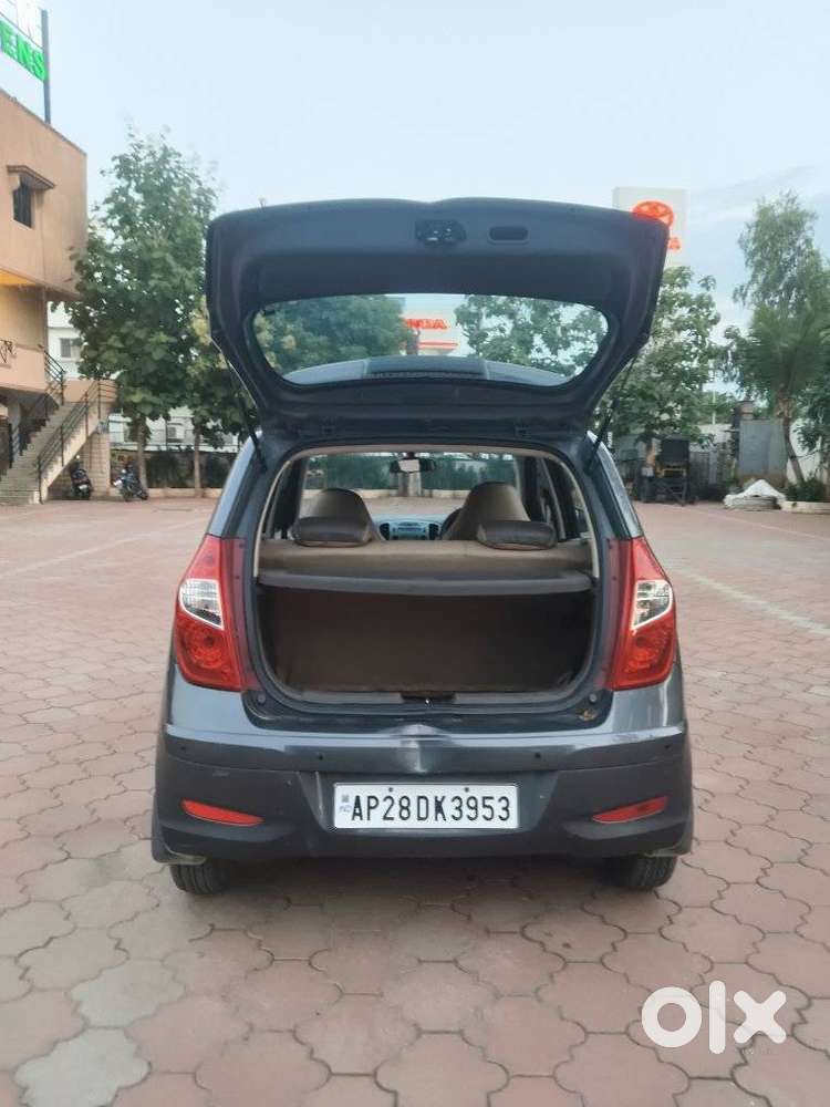 Hyundai I10 Sportz, 2011, Petrol
