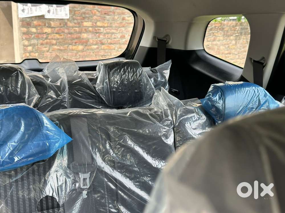 Kia Carens 1.5 Luxury Plus Turbo Dct 7 Str, 2025, Petrol