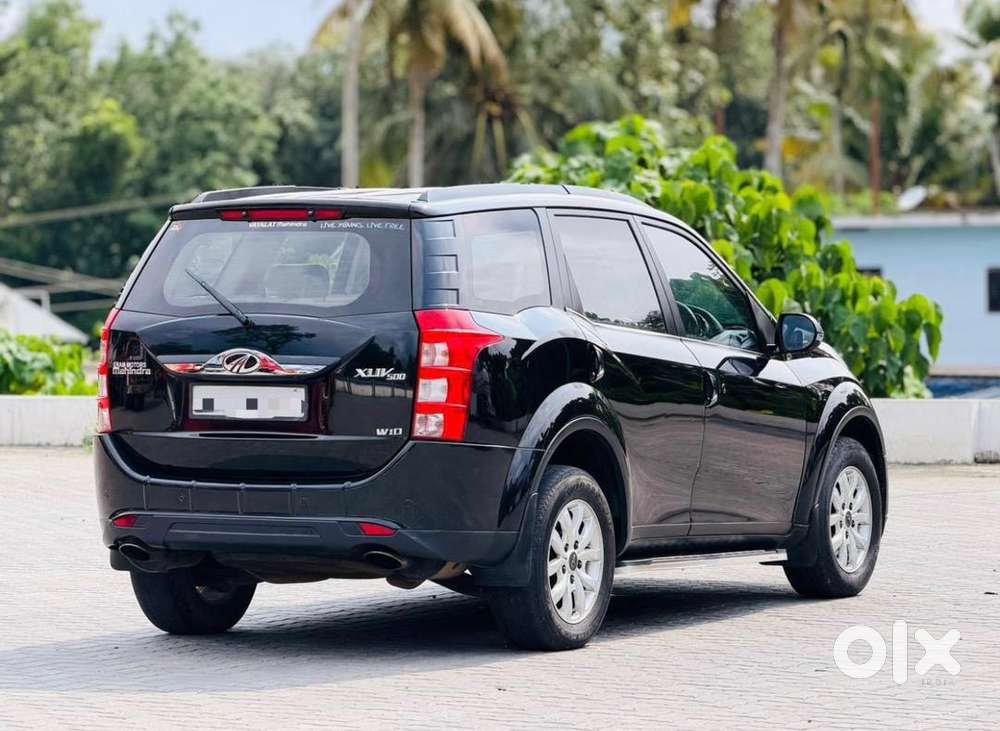 Mahindra Xuv500 W10 2017