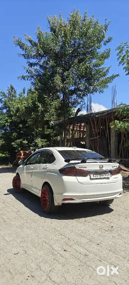 Tastefully Modified Honda City 1.5 Sv Petrol 2015