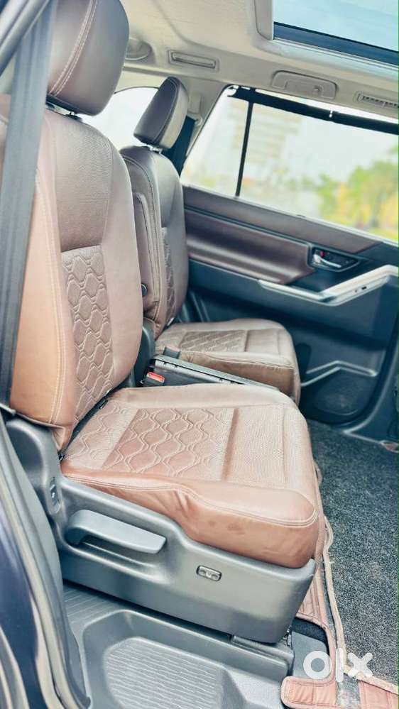 Toyota Innova Hycross 2.0 Zx (o) Hybrid 7 Str, 2024, Petrol