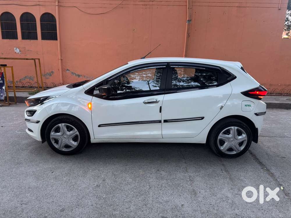Tata Altroz 1.2 Xm, 2023, Petrol