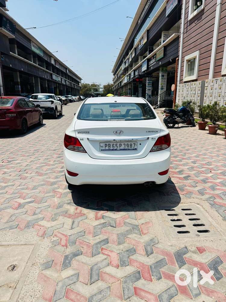 Hyundai Verna 1.6 Vtvt Sx, 2011, Petrol