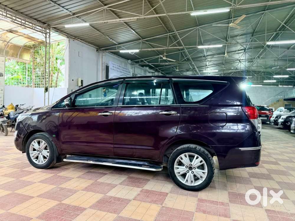 Toyota Innova Crysta 2.8 Zx At 7 Seater, 2016, Diesel