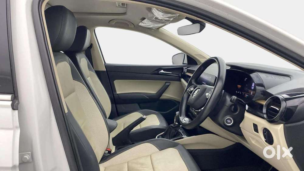 Skoda Slavia 1.0 Tsi Style At, 2022, Petrol