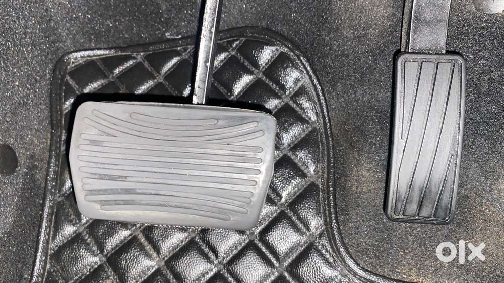 Mahindra Xuv700 2.0 Ax 7 Petrol Mt Str, 2021, Petrol