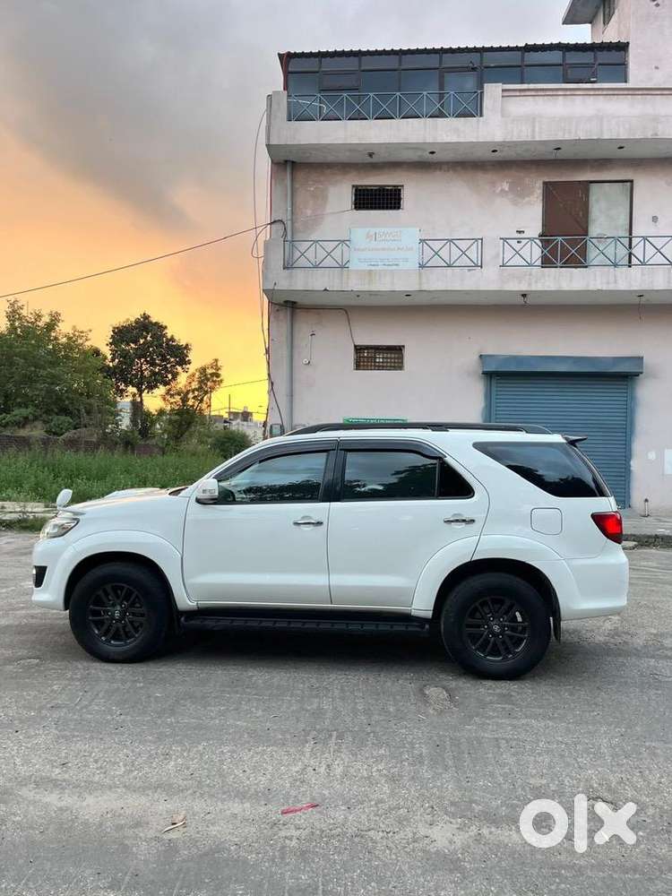 Toyota Fortuner 2016 Diesel 105000 Km Driven