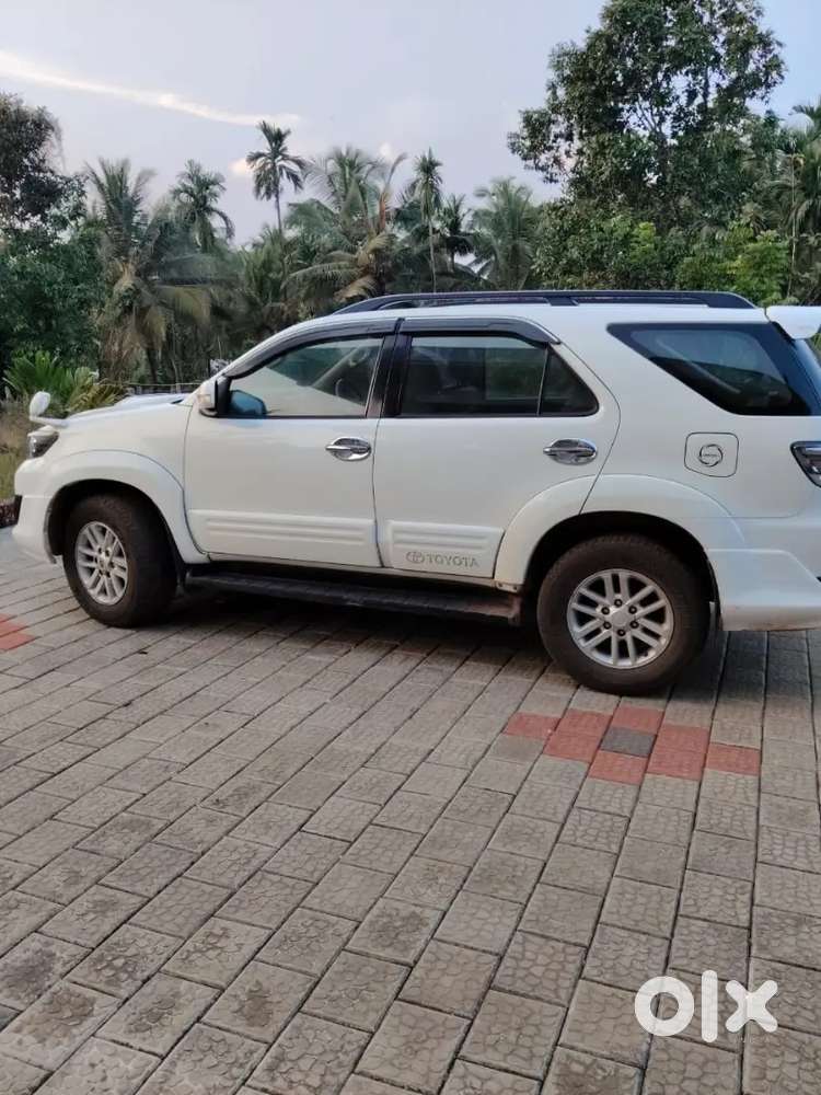 Toyota Fortuner 2013