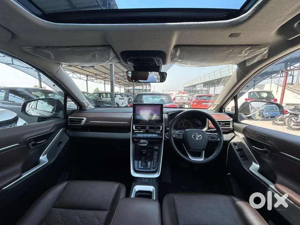 Toyota Innova Hycross 2023 Petrol 96000 Km Driven