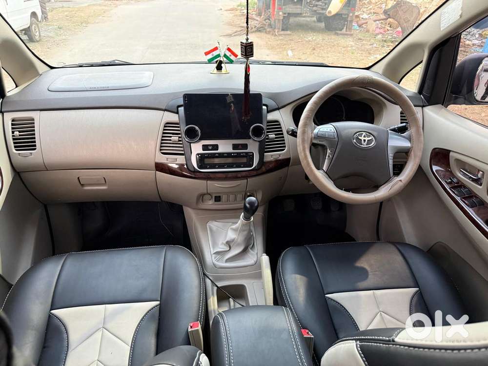 Toyota Innova 2.5 V 8 Str, 2014, Diesel