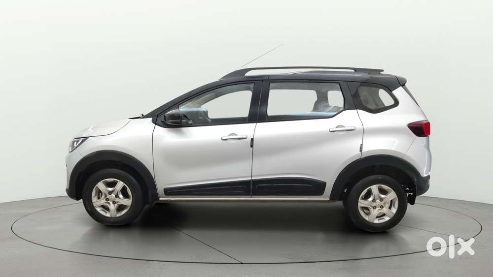 Renault Triber Rxt, 2022, Petrol