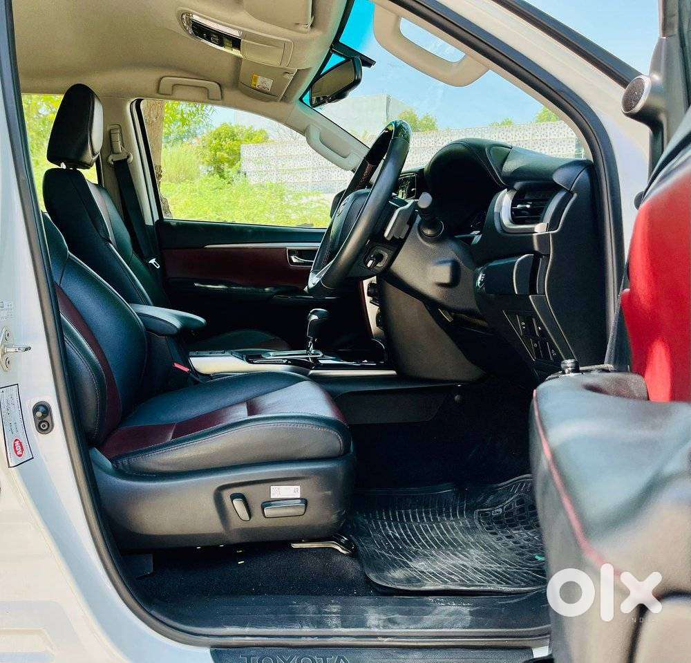 Toyota Fortuner Legender 4x2 At 2.8, 2024, Diesel