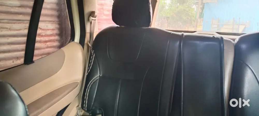 Tata Safari Storme 2015