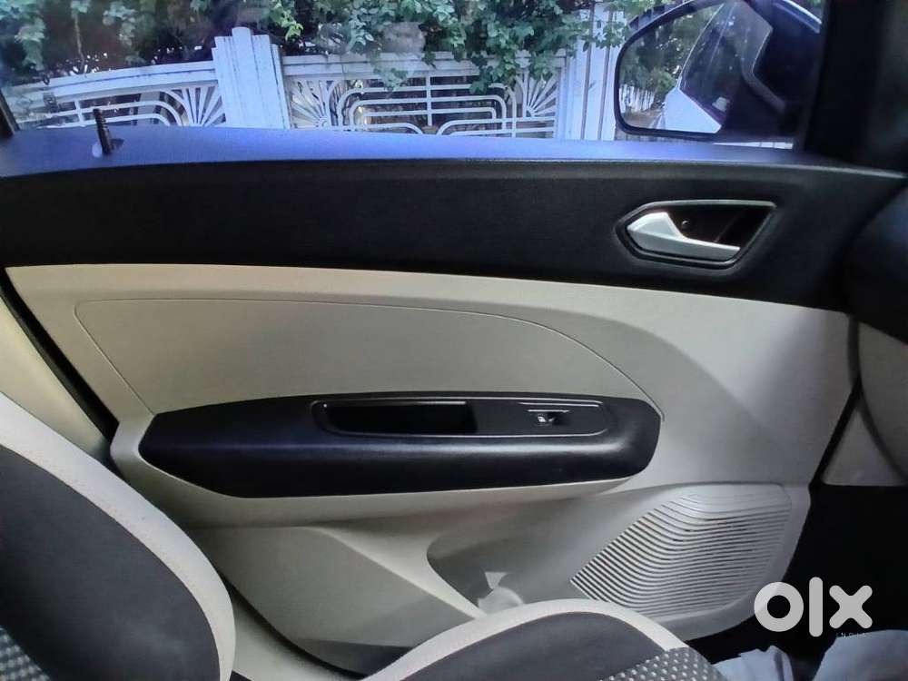 Renault Triber Rxz, 2021, Petrol