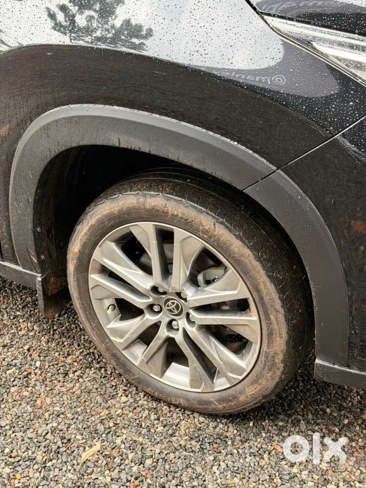 2024 Toyota Innova Hycross Petrol